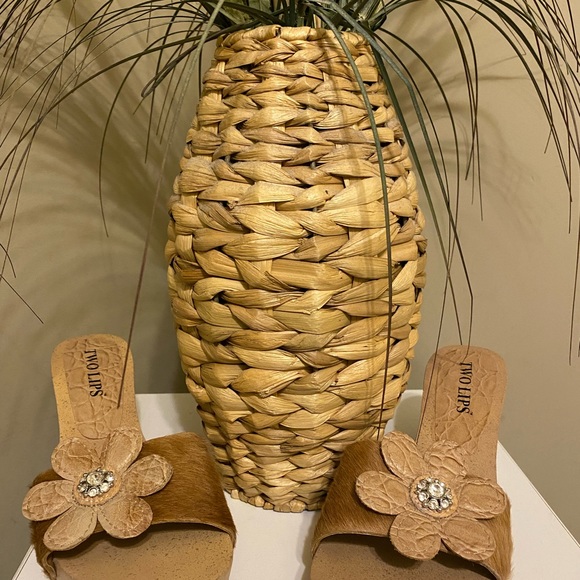 TWO LIPS Vintage Wooden Clogs - Picture 10 of 14